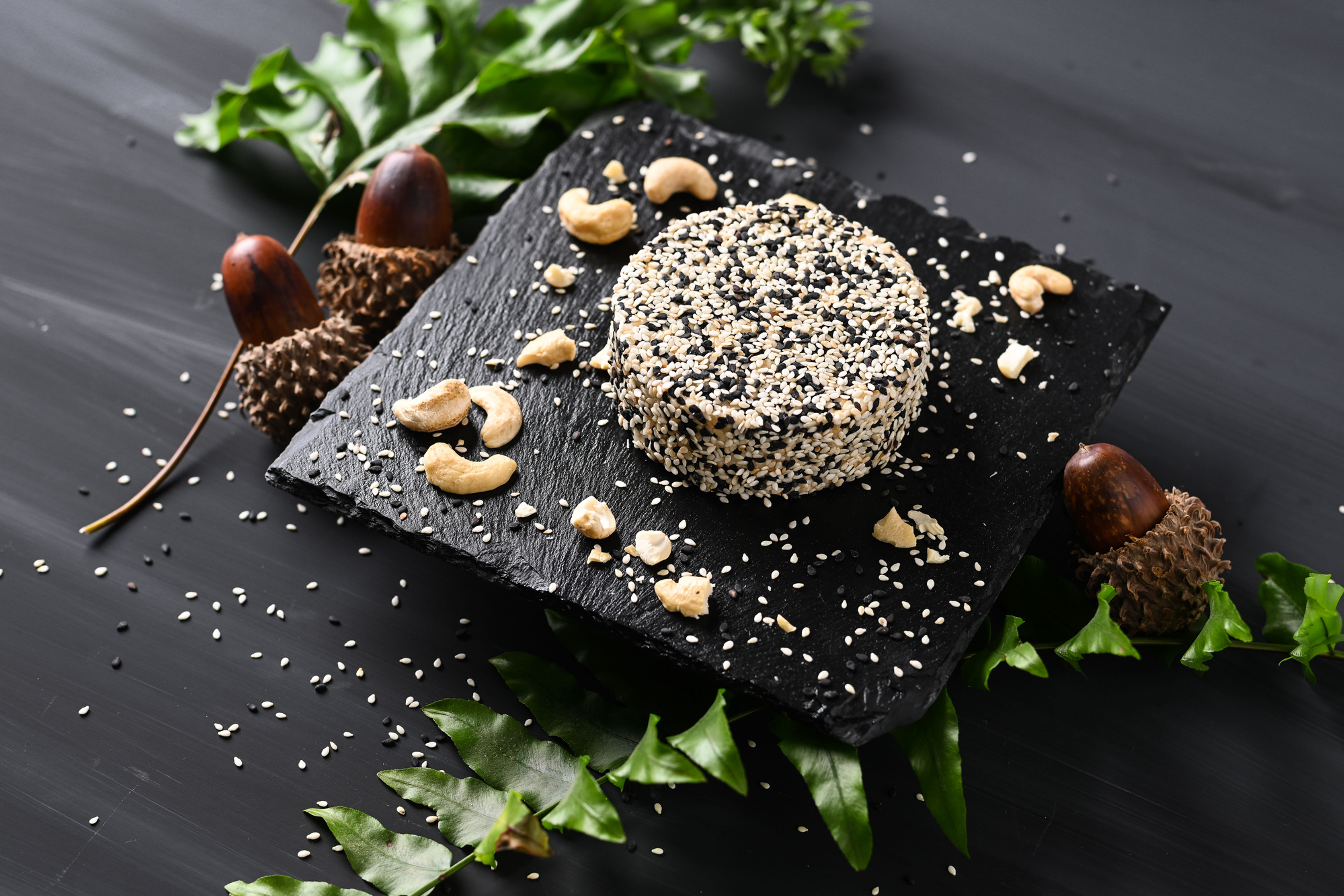 גבינת קשיו חצי קשה - שומשום