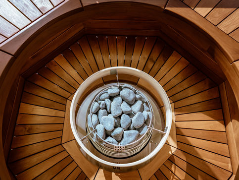 The Research Behind Ice Baths, Sauna Sessions, and Contrast Therapy & muscle building vs recovery: