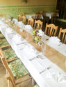 Festlich gedeckte Tafel im Gasthaus Kaiser in der Gaal