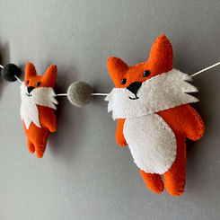 Fox_family_garland9.jpeg