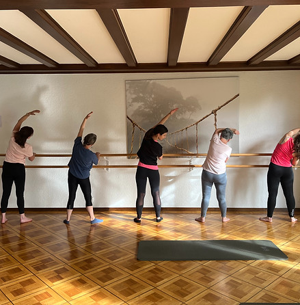Photo of class doing barre work at the Pilates by Nicola Parker studio