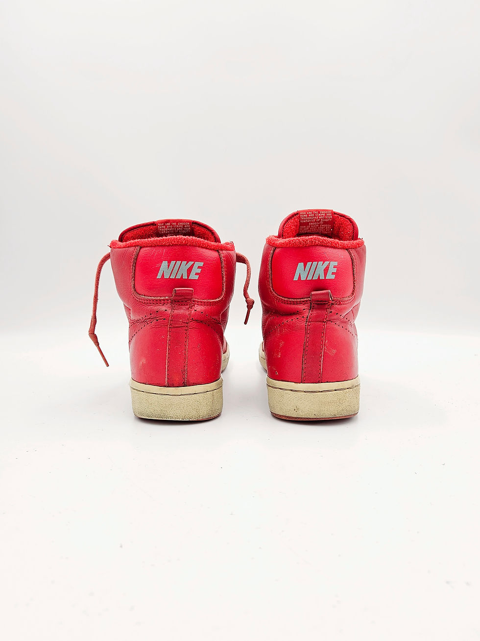 Thumbnail: Pair Nike Penetrator Supreme perf