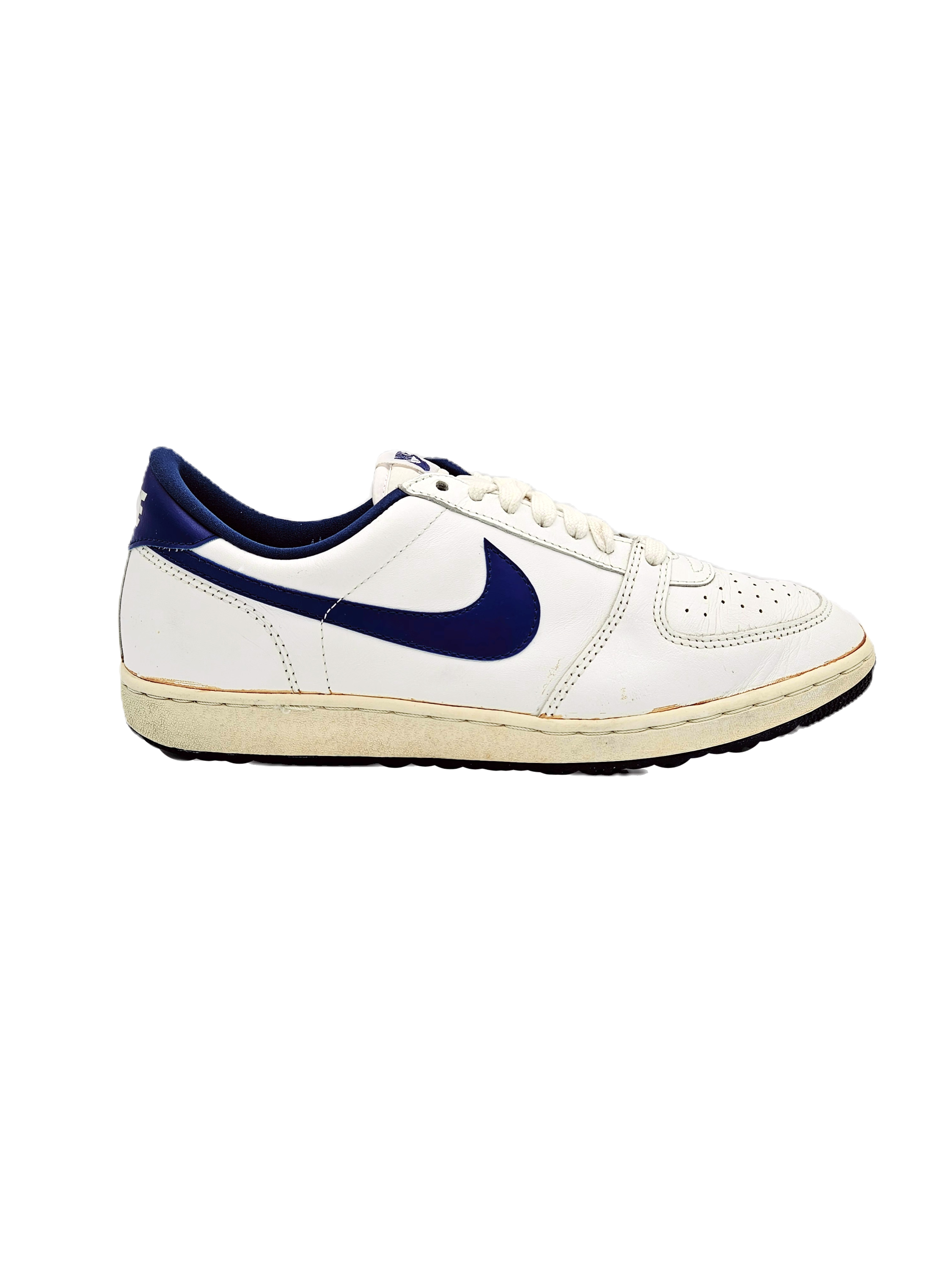 Pair Nike Convention low