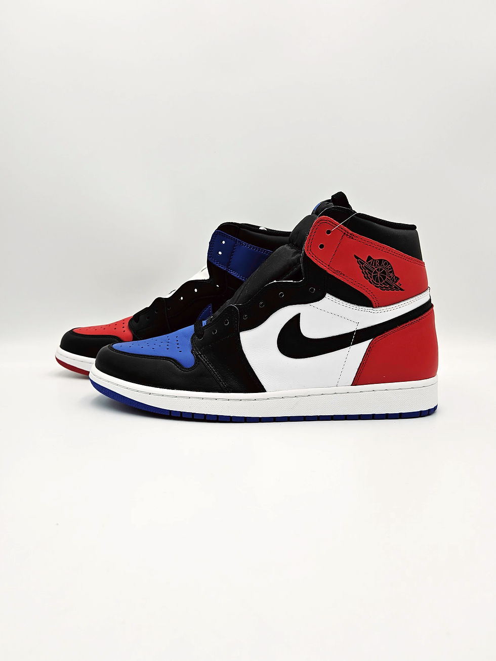 Thumbnail: Pair Nike Air Jordan 1 Retro Top 3