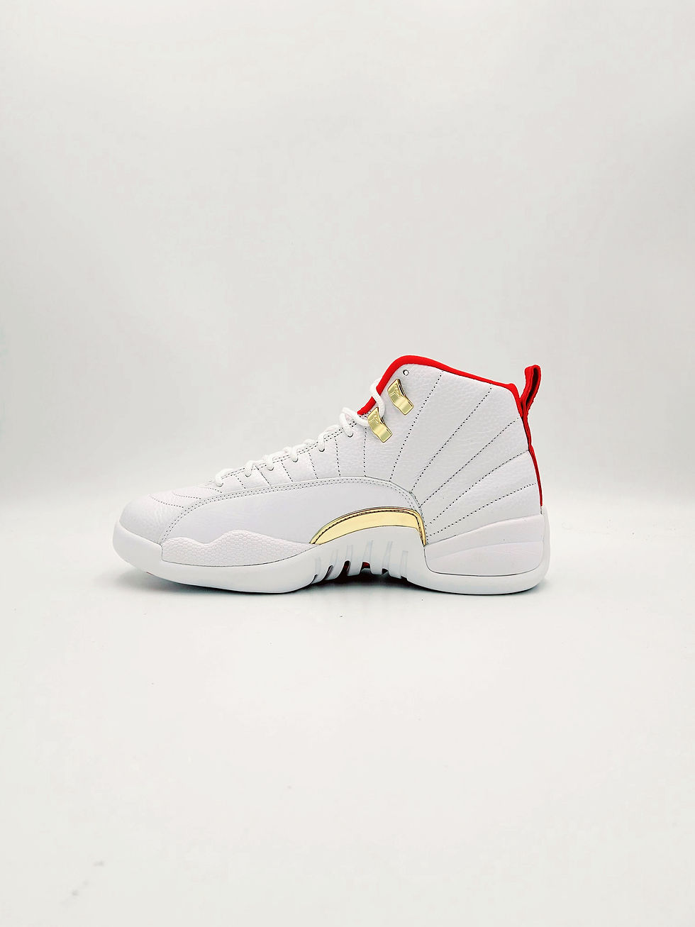 Thumbnail: Pair Air Jordan 12 Retro (FIBA W.C 2019)