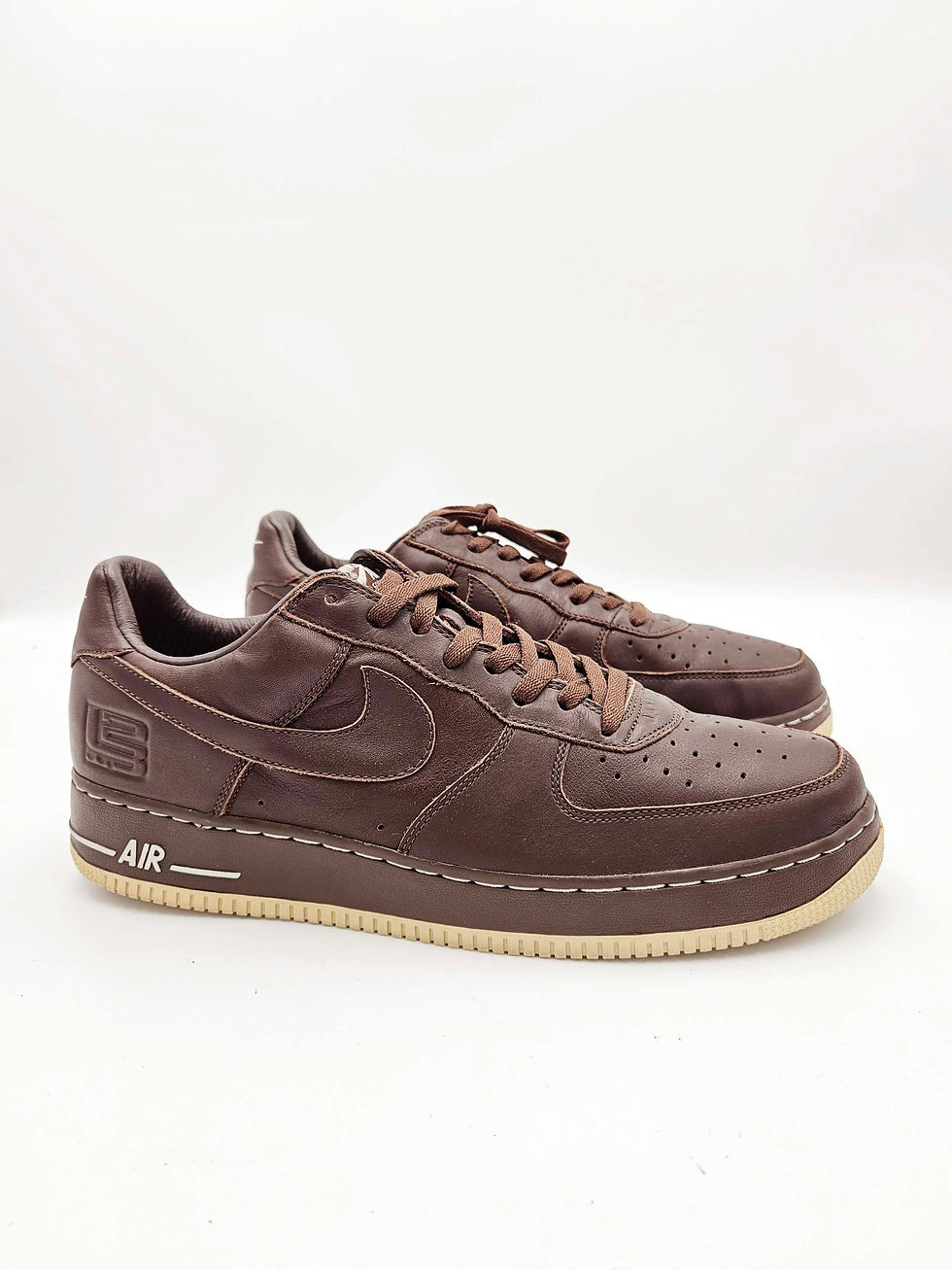 Thumbnail: Pair Nike Air Force 1 Low LBJ Brown F&F (Family&Friends)