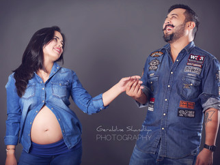 Pregnancy photography with Ritika & Gaurav