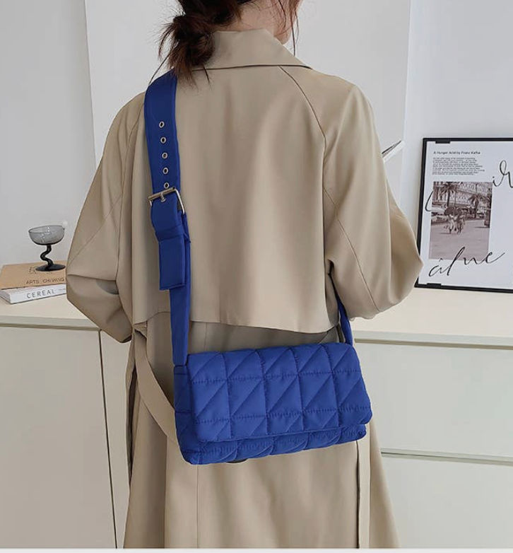 Thumbnail: Universal Color Crossbody Bag