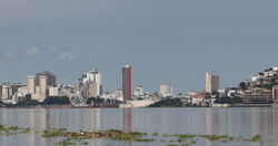 Guayaquil, La Perla, vista desde Durán