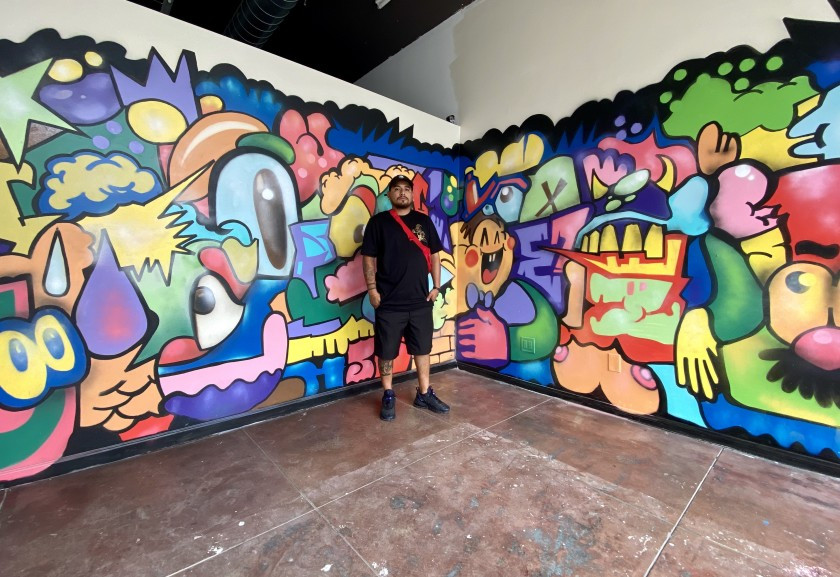 Artist: Juan Carlos Galindo - photo credit: Alexandra Mendoza/U-T en Español
