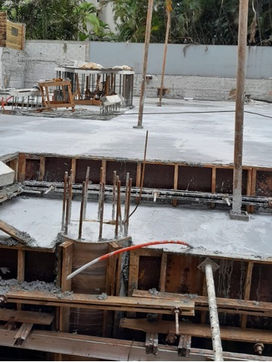 05/12/23 - Laje do térreo concretada.