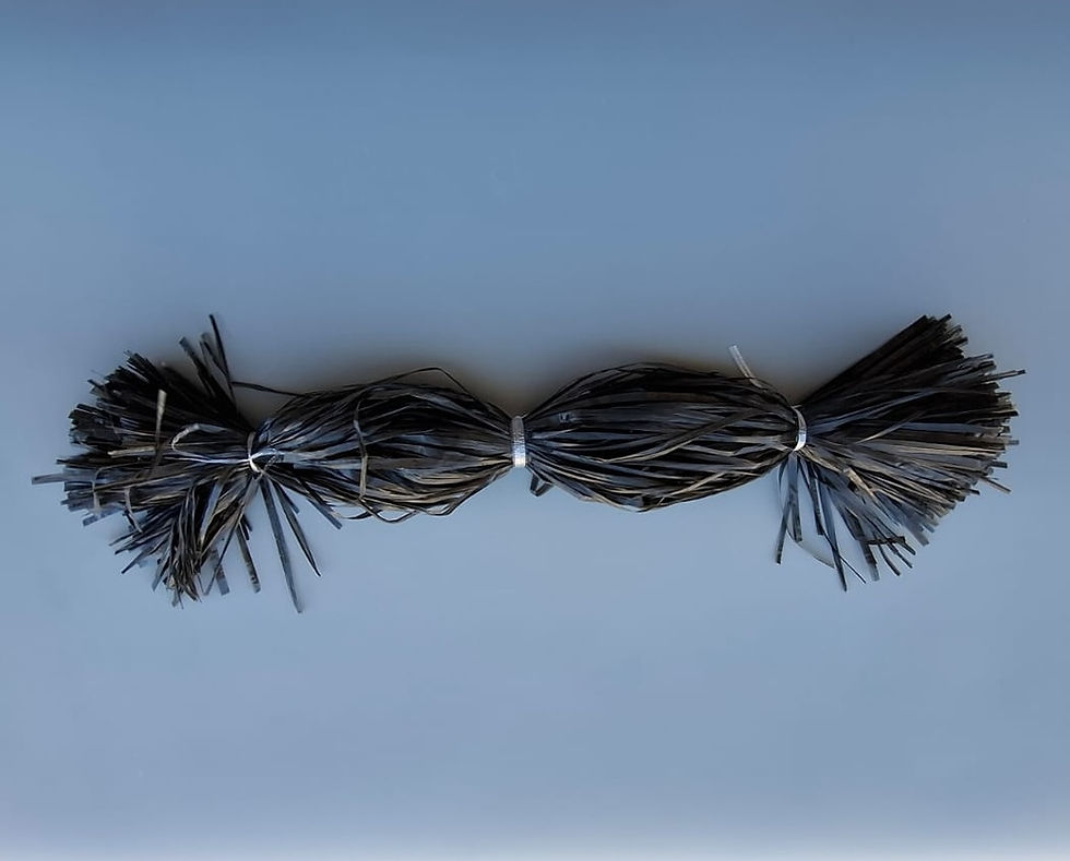 Miniaturbild: Bast schwarz