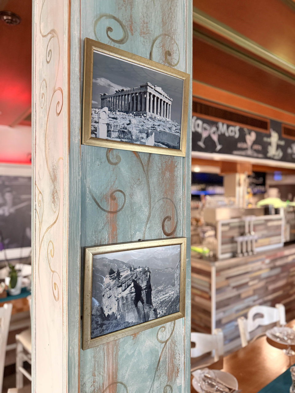 Innenansicht des Restaurants Giamas in Prien am Chiemsee mit griechischem Flair