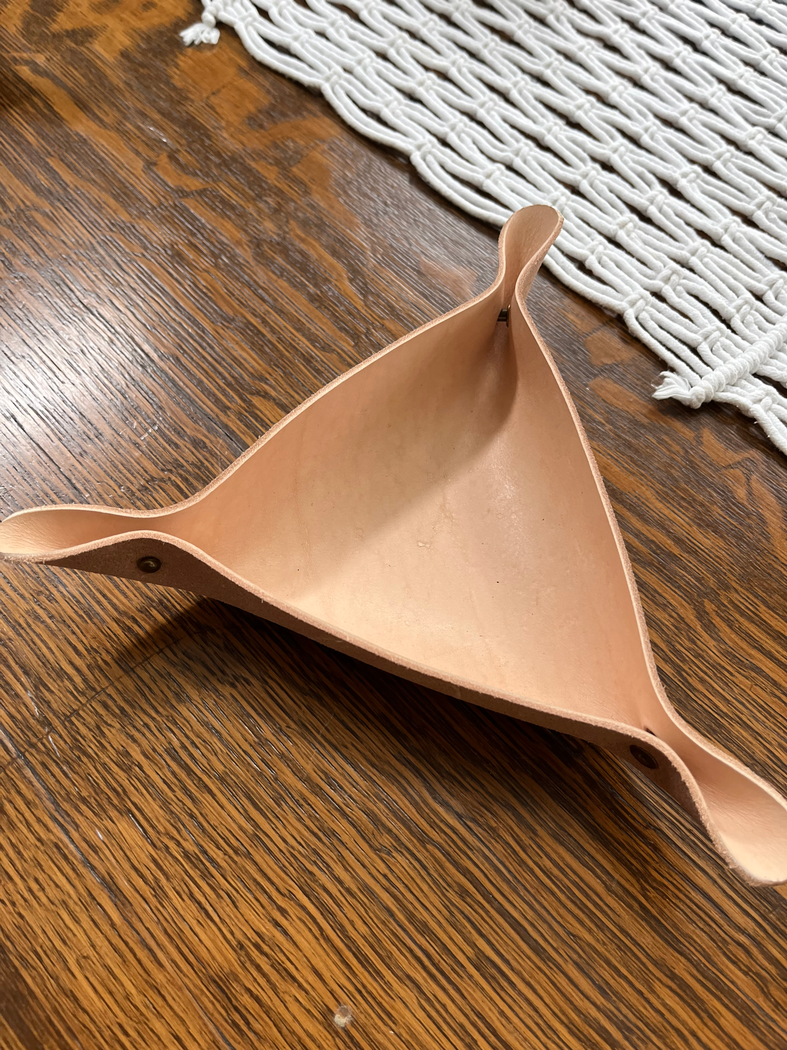 Triangle Veg Tanned Valet Tray