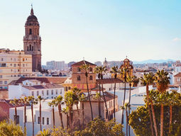 Kiedy najlepiej odwiedzić Malage?