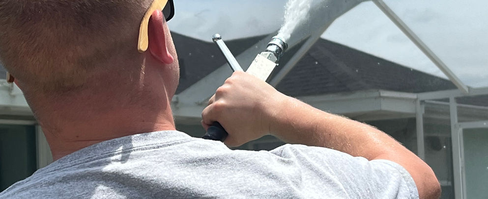 Pool cage cleaning Punta Gorda Isles 