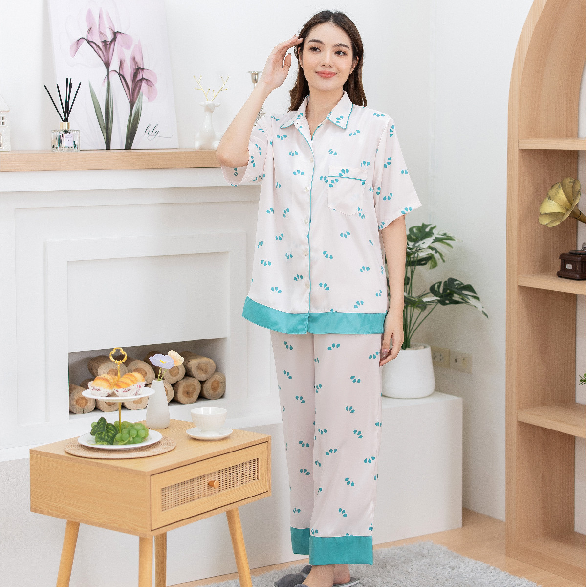ชุดนอนเสื้อเชิ้ตแขนสั้น และกางเกงขายาว Lucky Set สีเขียว CNN-PPA424