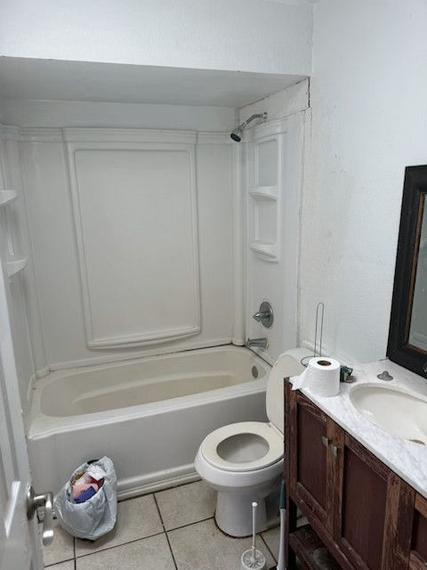 Bathroom - Before