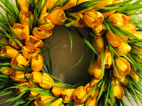 Gorgeous Spring Tulip Wreaths!