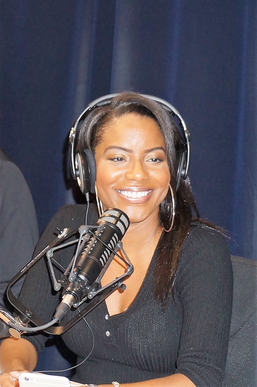 Xiantoni Ari Lynch, Co-Host