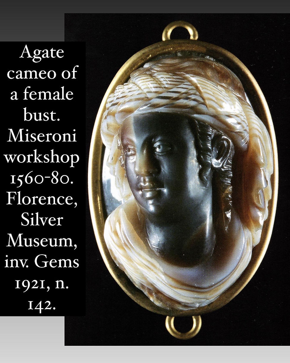Thumbnail: Gold ring with an agate cameo of a woman. Italian, 16th / 17th century.