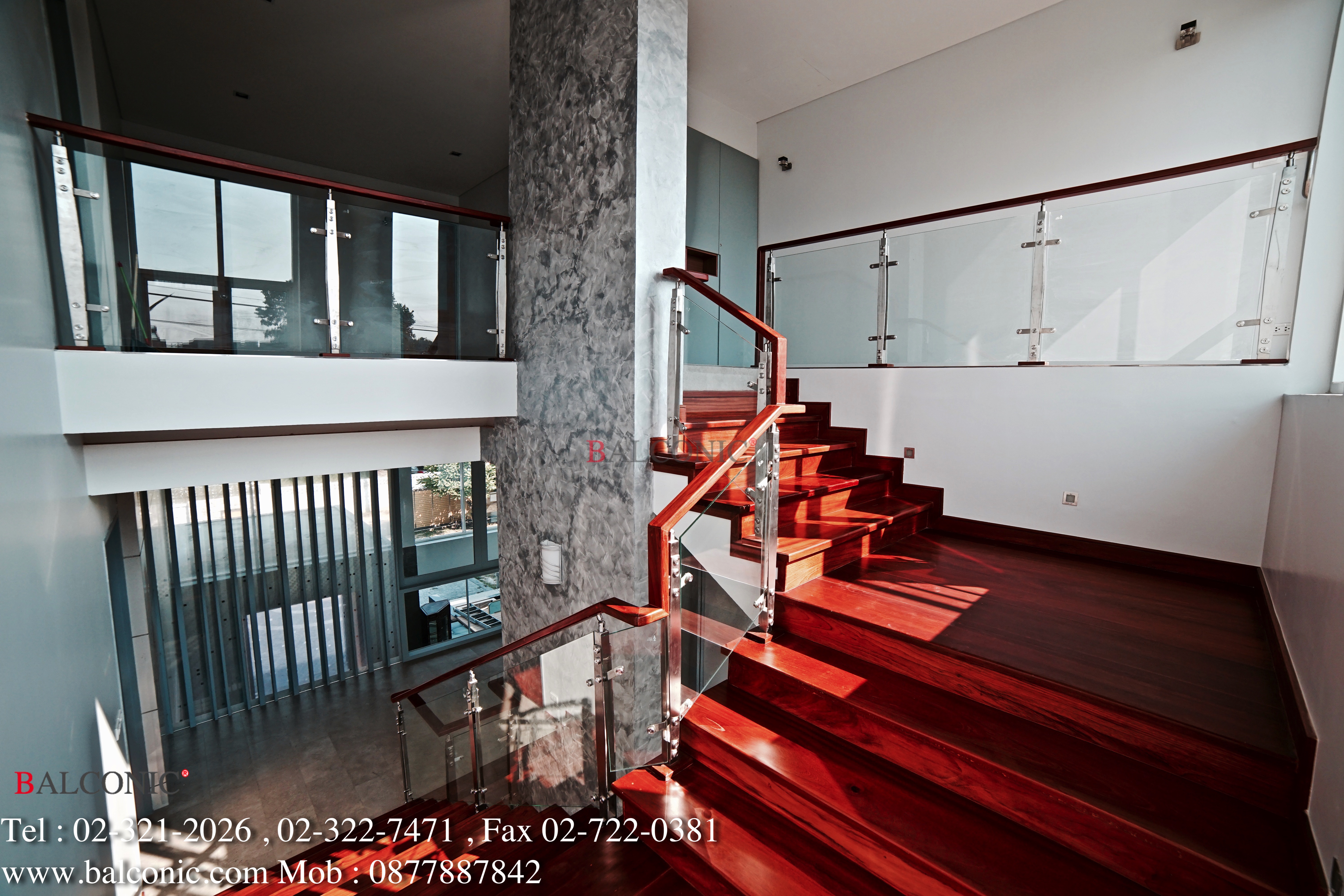 ราวกันตก สแตนเลส กระจก balconic ราวมือจับ ไม้มะค่า loft modern design