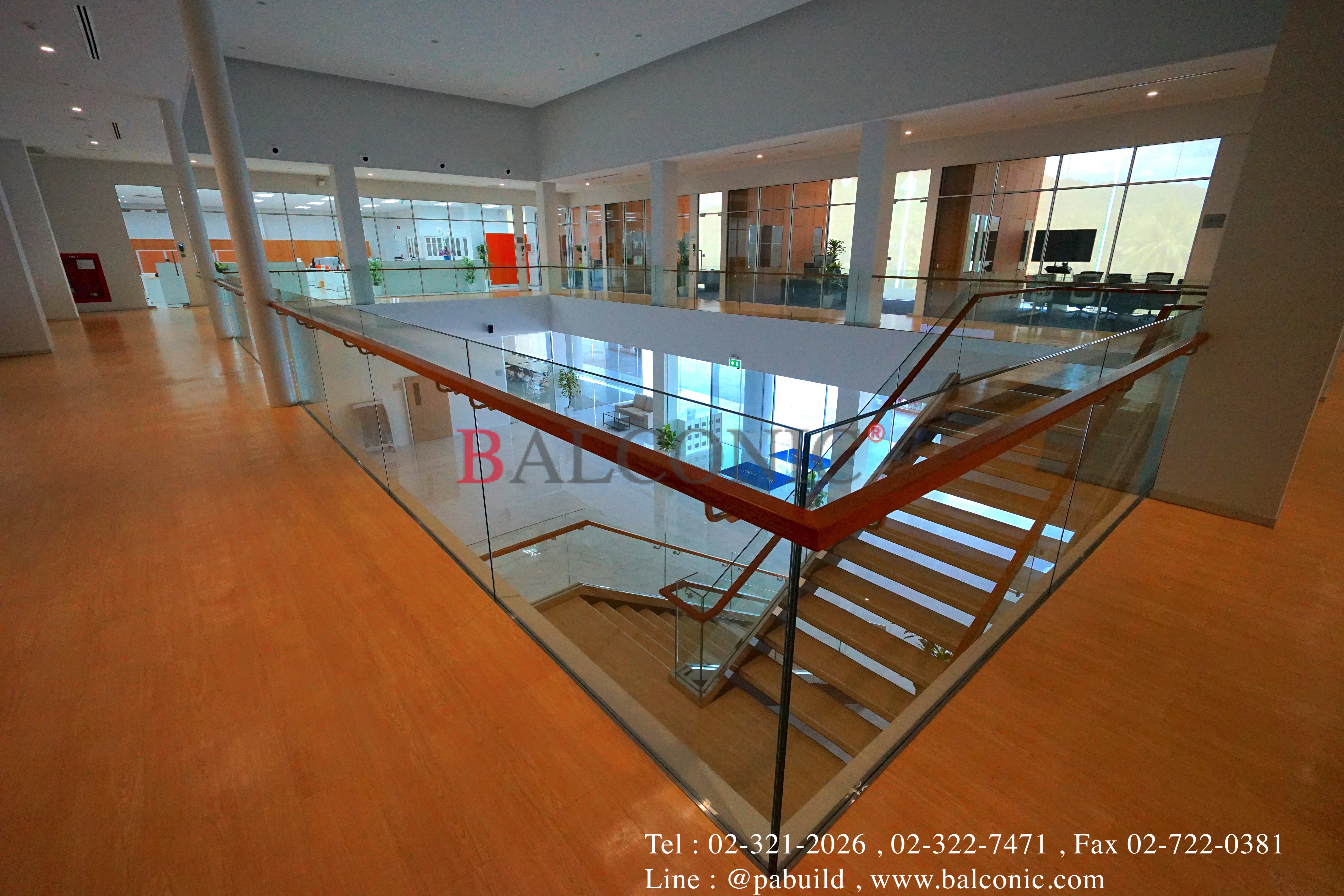 ราวกันตก ระเบียง กระจก Balconic ราวไม้จริง กระจก Temper laminate ชลบุรี ราวบันได