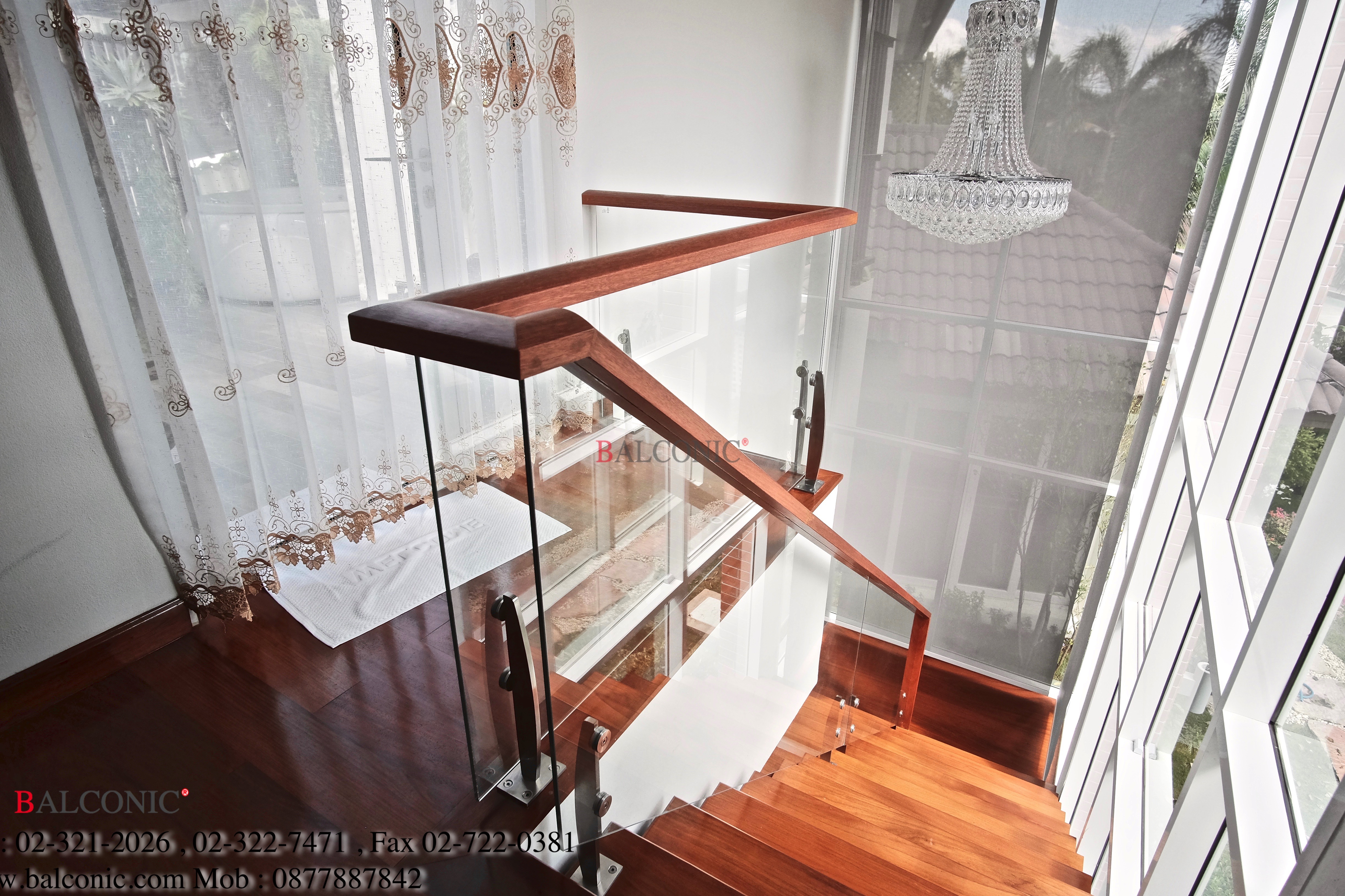 ราวกระจก บันได ราวไม้ สวย loft เท่