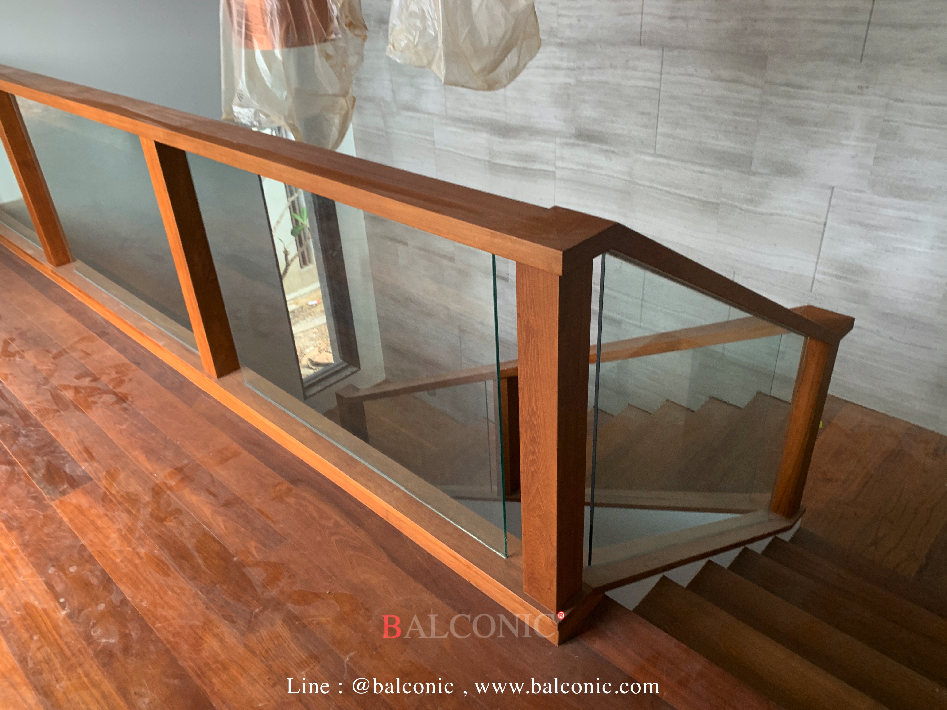 ราวบันได ไม้สัก ราวกันตก กระจก balconic