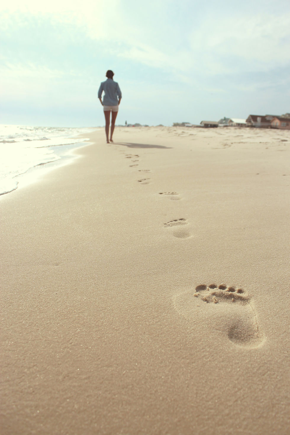 There's more to walking in the sand than we ever imagined / Photo: Unsplash