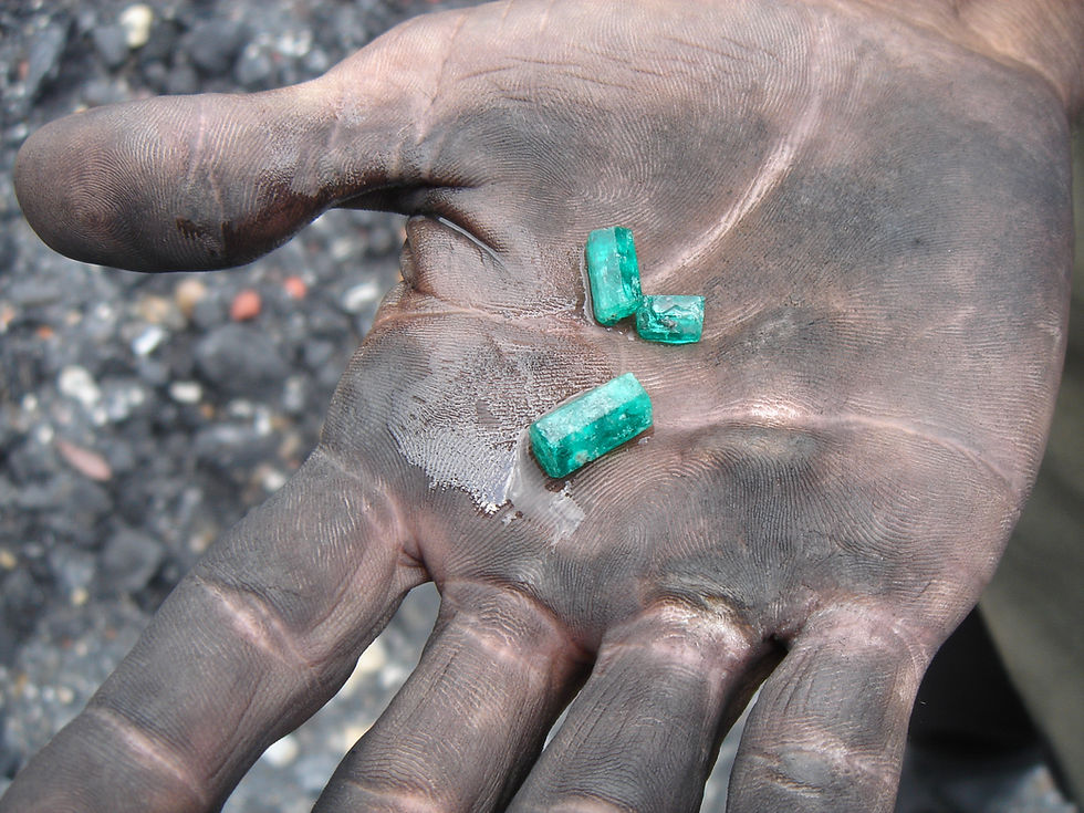 AFG_Emeraude main mineur.JPG