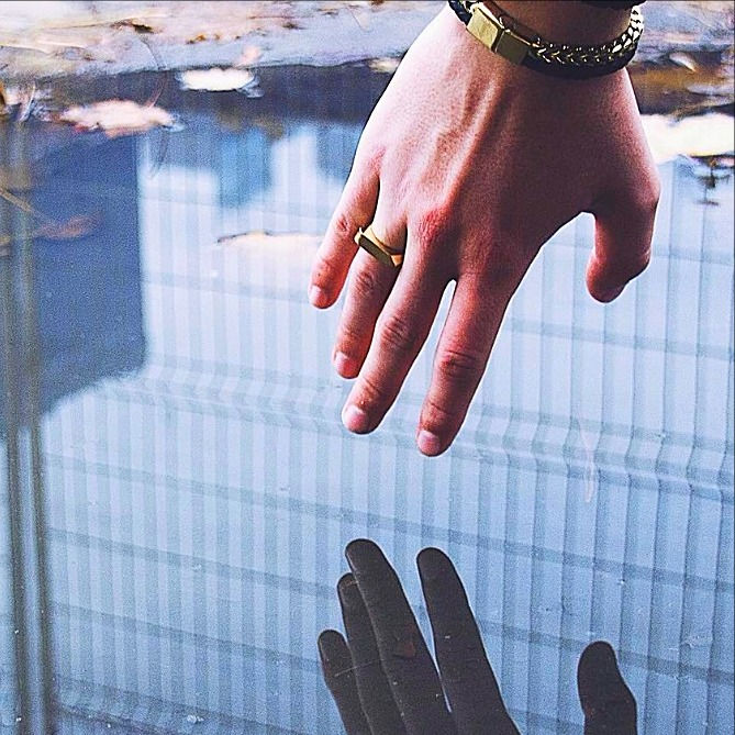 Thumbnail: HIGH POLISHED MINIMALIST SIMPLE POINTY RING IP GOLD