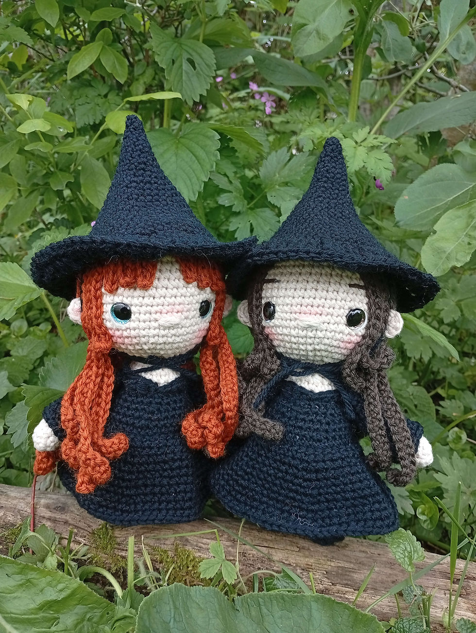Thumbnail: Witchy Sisters