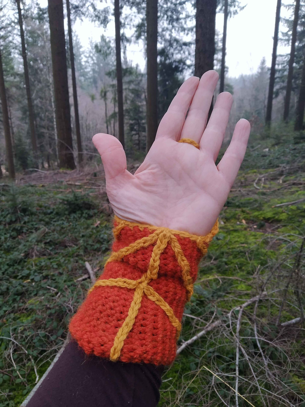Thumbnail: Elven Leaf Arm Bracers