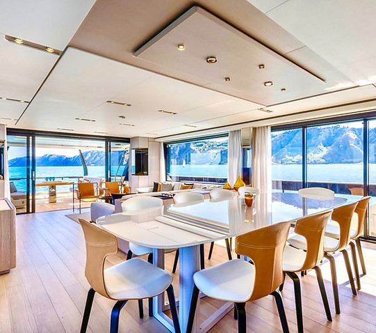 Yacht Salon