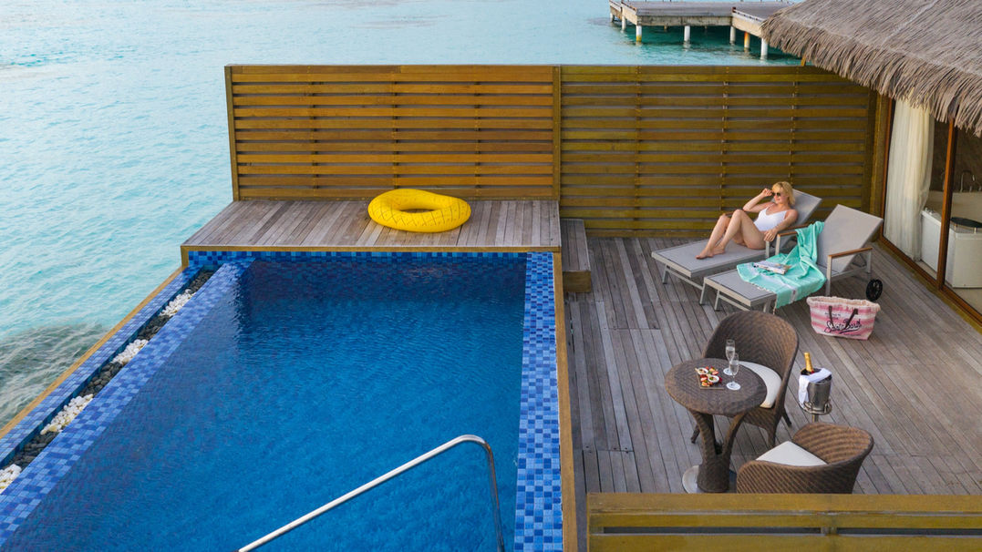 For an exclusive experience in the Maldives with Cocoon Maldives Resort makes sure that couples and families can experience moments of tranquility and relaxation in a unique location nestled in the Indian Ocean.