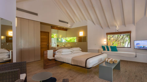 For an exclusive experience in the Maldives with Cocoon Maldives Resort makes sure that couples and families can experience moments of tranquility and relaxation in a unique location nestled in the Indian Ocean.