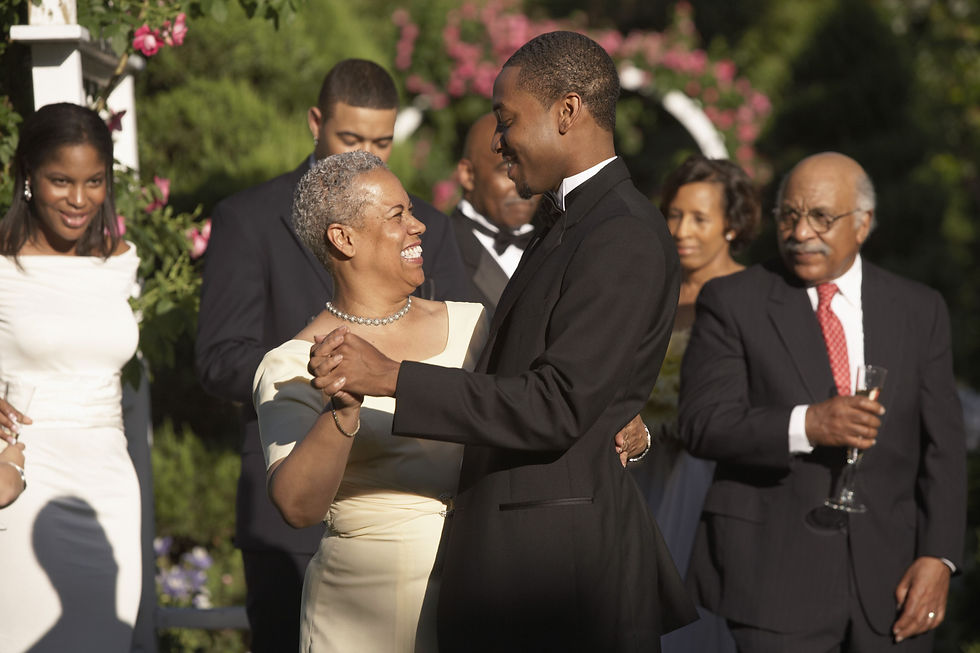 mother-and-son-dancing-at-wedding-56901621-5b6c7c06c9e77c0050772a65