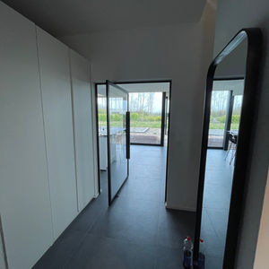 Porte métallique sur pivot - Chantier A046 à Beaufays