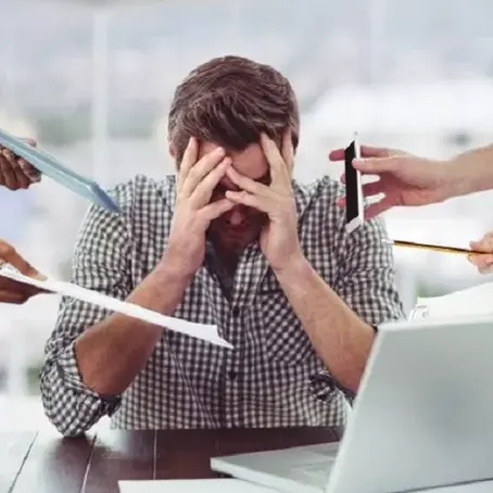 O erro silencioso que faz o pequeno lojista trabalhar mais e ganhar menos