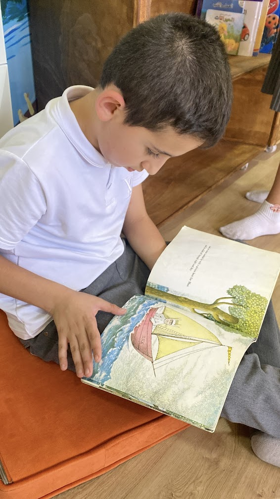 絵本の世界に引き込まれています✨