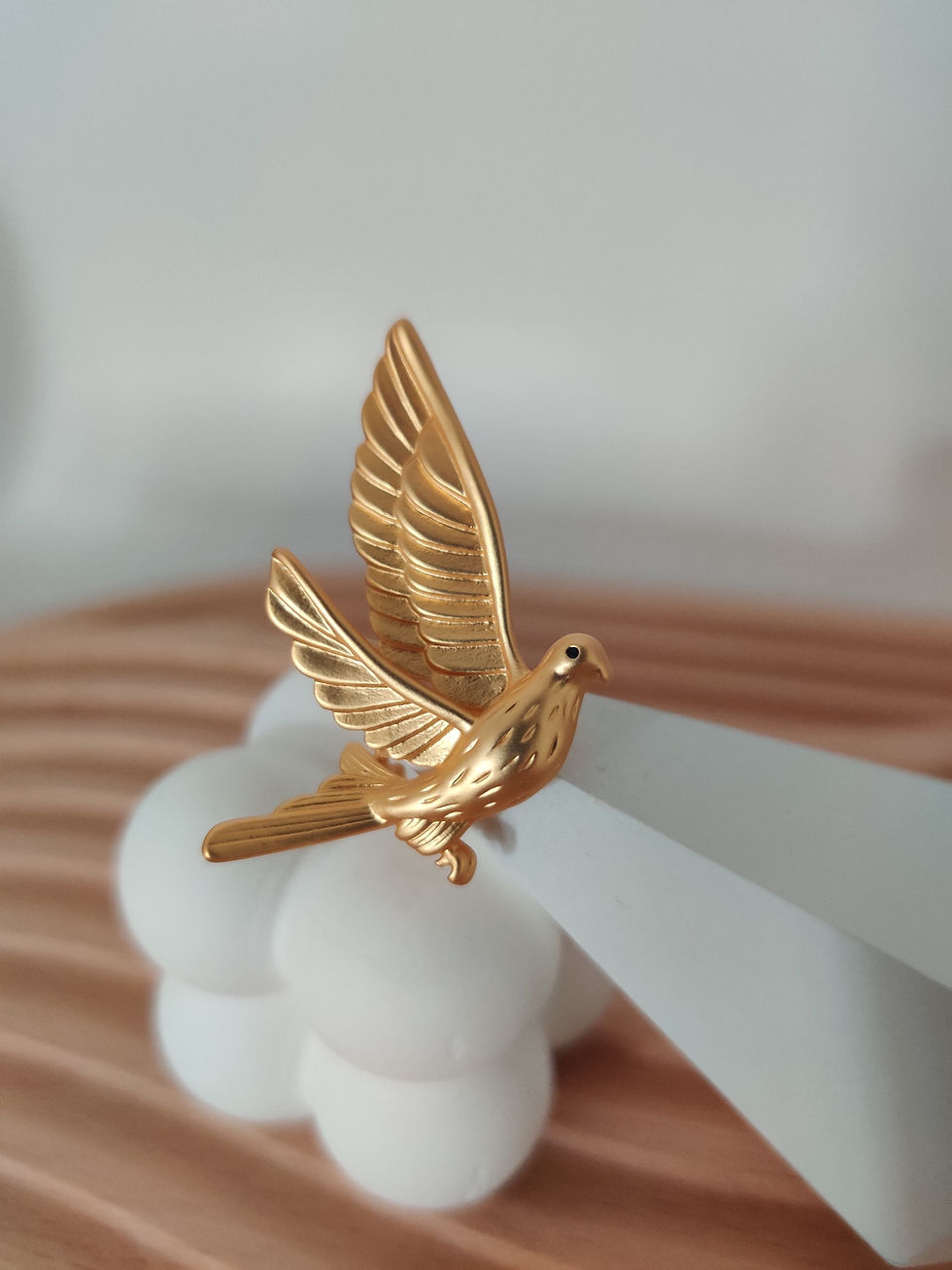 Thumbnail: Little Pigeon Brooch | Matte Gold 