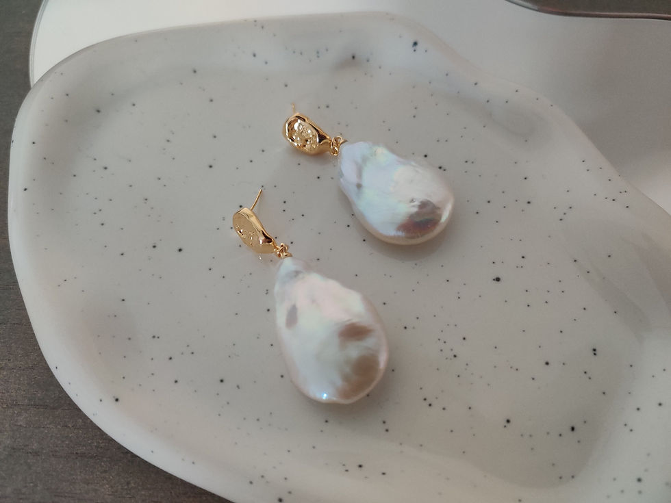 Thumbnail: 35mm Natural Baroque Pearl Teardrop Earrings 