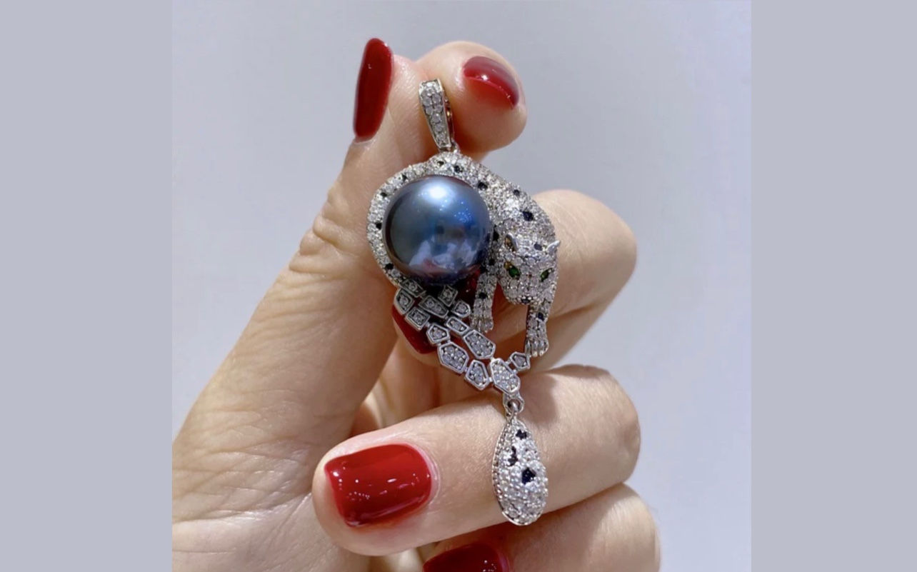 Leopard Tahitian Pearl Pendant 