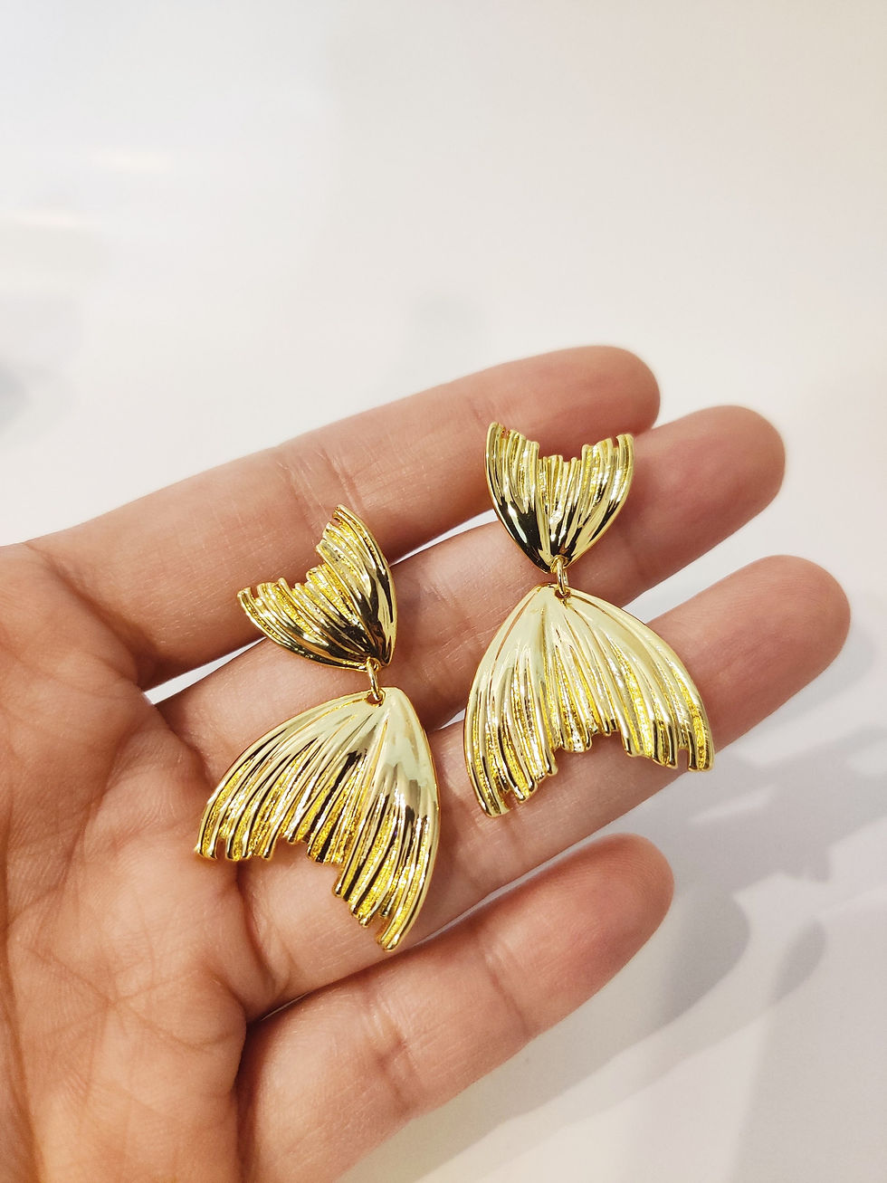 Thumbnail: Gold Mermaid Tail Earrings 