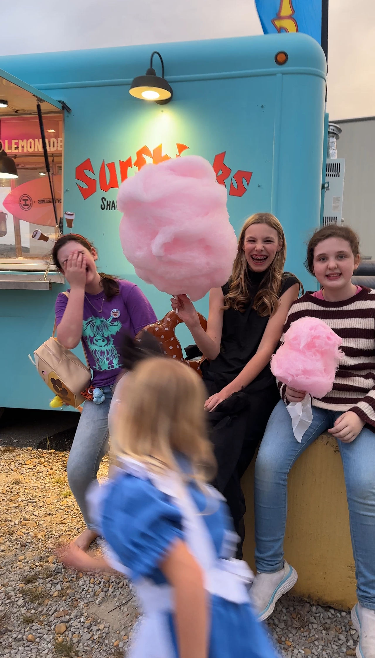 kids enjoying Surfhicks Cotton Candy