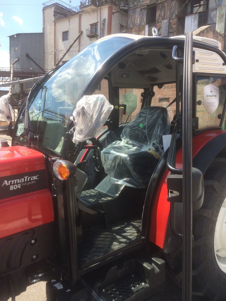 Thumbnail: Tractor Armatrac 804.4 Fruit Garden - 80CP