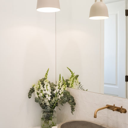 Powder room finishes