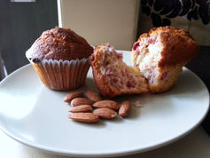 Muffins cu vișine și migdale