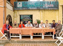 Group of photographers and guides